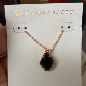 Kendra Scott Ellington necklace